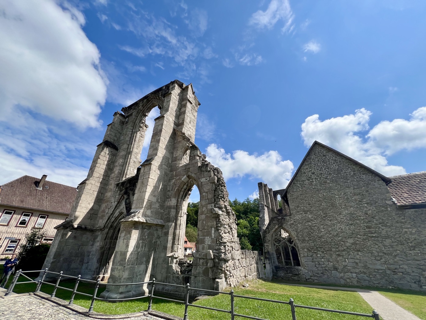 Ausflug zum Kloster Walkenried – gotische Kirchenruine tagsüber